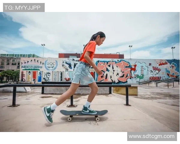 杨娜亲授滑板技巧与心得体会让你轻松入门与提升滑板水平