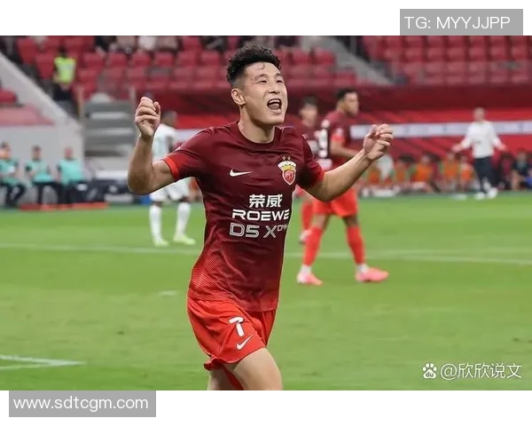 足球明星原地晃人技巧揭秘如何在比赛中轻松过掉对手