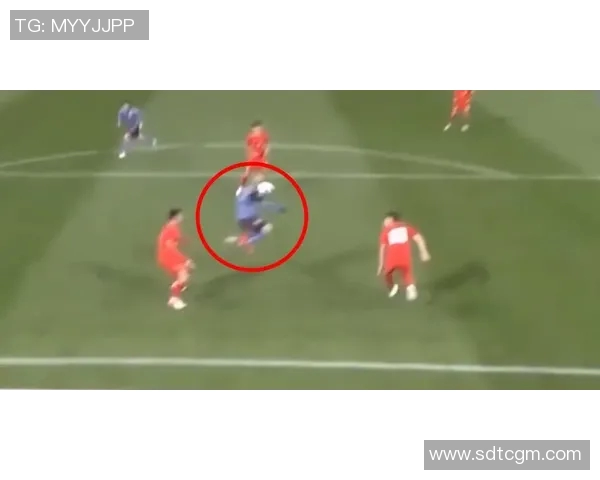 足球明星如何在比赛中保持专注与技巧有效防止失球的秘诀分享