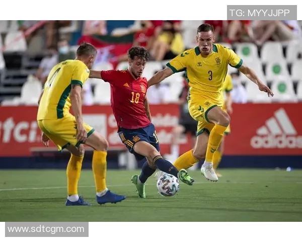 7月西班牙足球明星闪耀赛场展现超凡技艺与团队精神