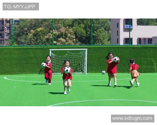 小小足球梦婴儿版的足球明星们如何在绿茵场上展现天赋与魅力 小小足球梦婴儿版的足球明星们如何在绿茵场上展现天赋与魅力